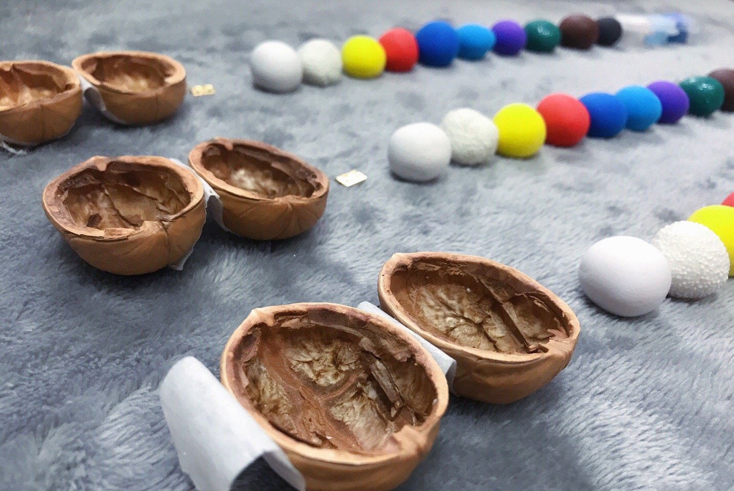 Imsgurus🔥Handmade - Mini Library, a small world in a walnut