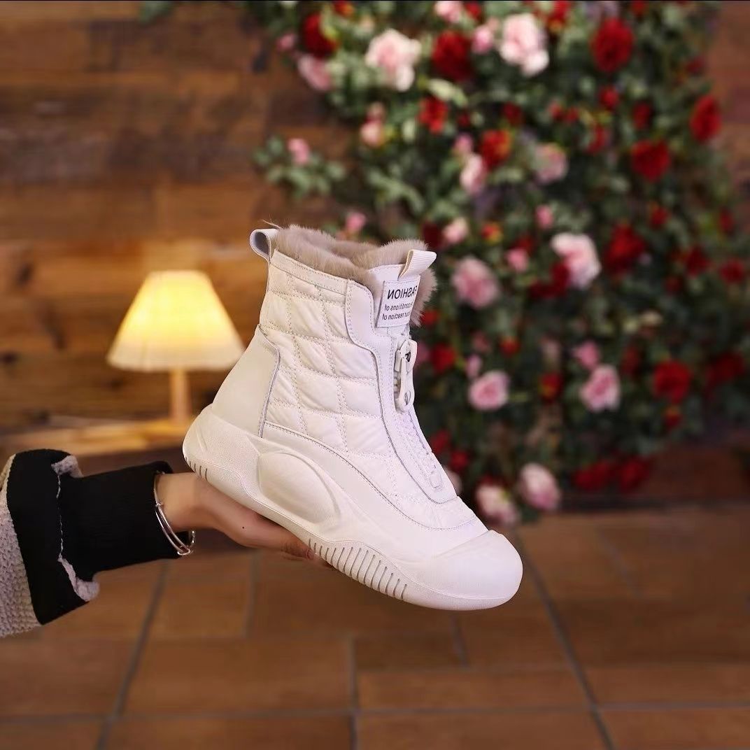 Padded Boots Made From Thickened Leather